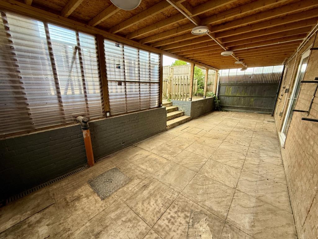 Lot: 57 - THREE-BEDROOM TERRACE HOUSE - Patio area